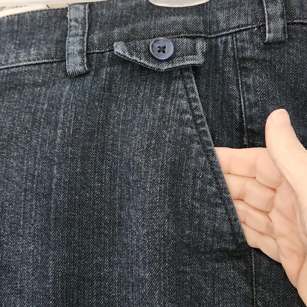 Dockers, Women's, Sz14 med favorite fit, 1 pocket in Front, 2 in Back - Picture 3 of 11